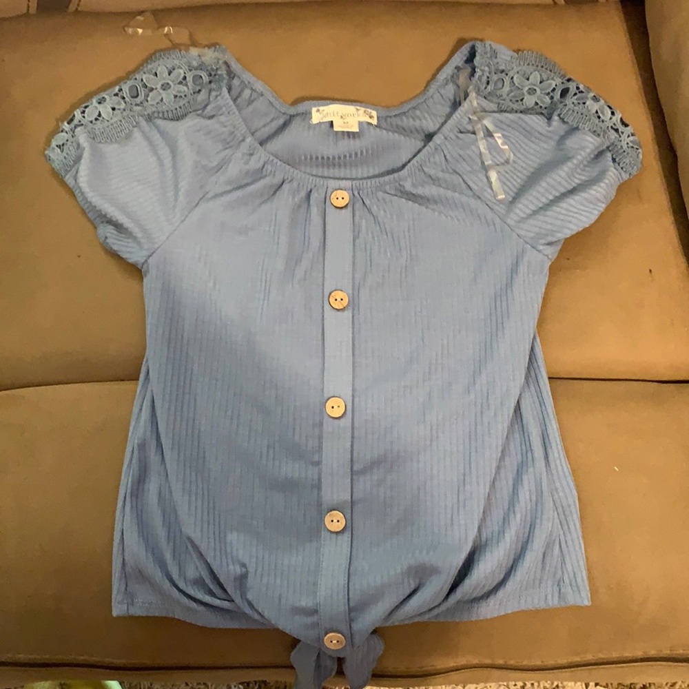 Cute blue top